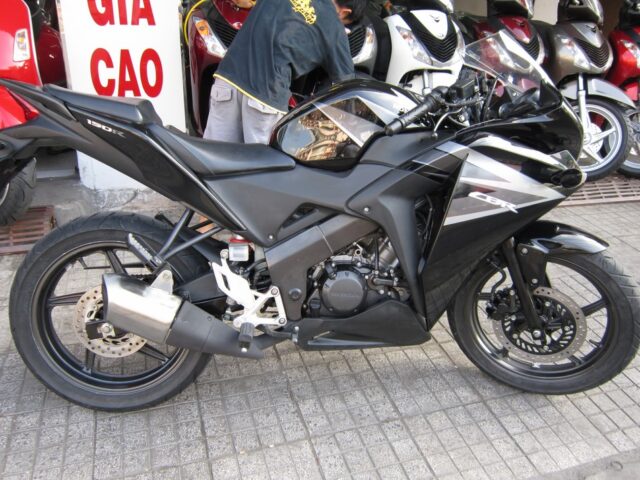 Bán xe Honda CBR 150 đời 2013-0