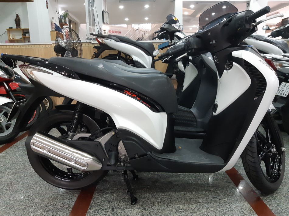 Bán xe Honda SH 150i Nhập đời 2011 - Biển số 08979-0