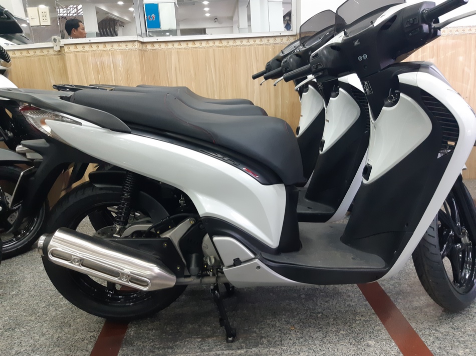 Bán xe Honda SH 150i nhập đời 2012-0