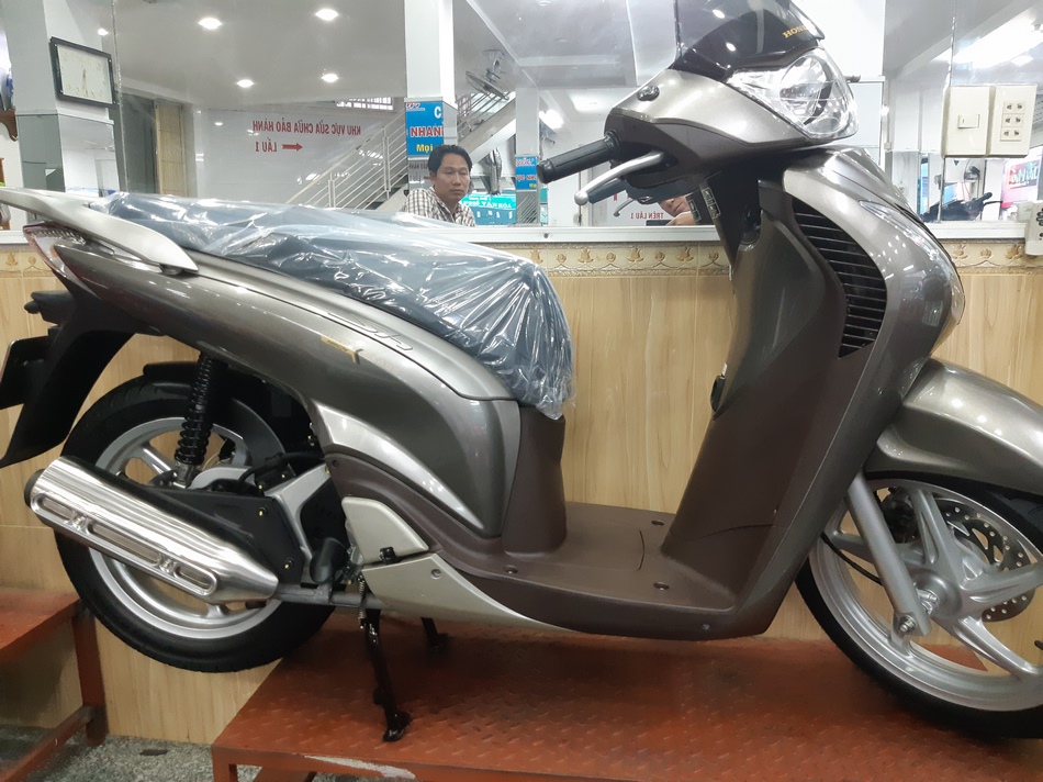 Bán xe Honda SH First Class 150i nhập Ý đời 2013-0