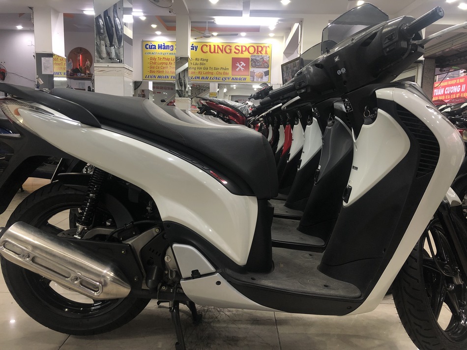 Bán xe Honda SH 150i Hàng IKD Đời 2011-0